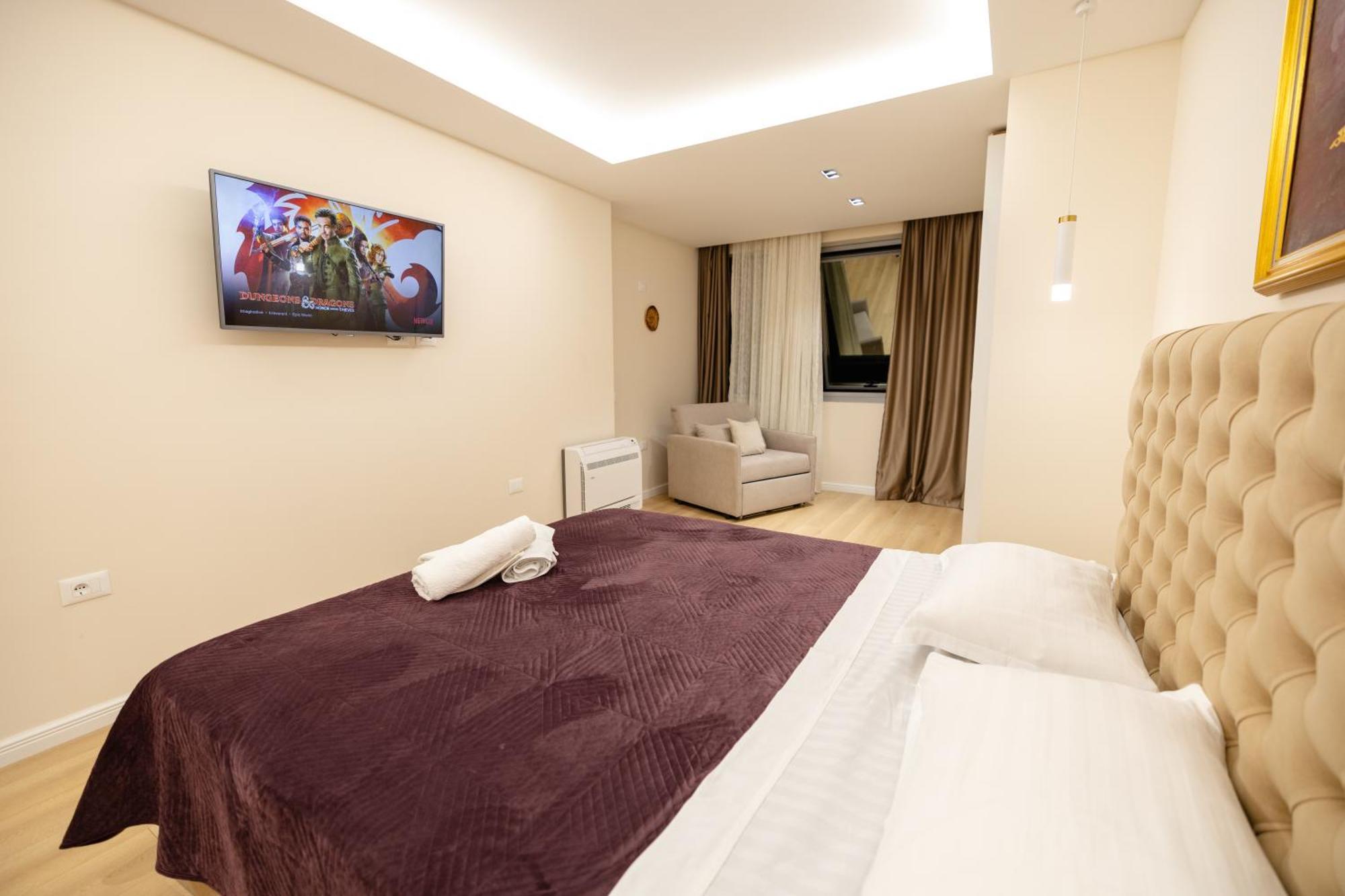 Luxury Center Observatori Apartment 地拉那 外观 照片