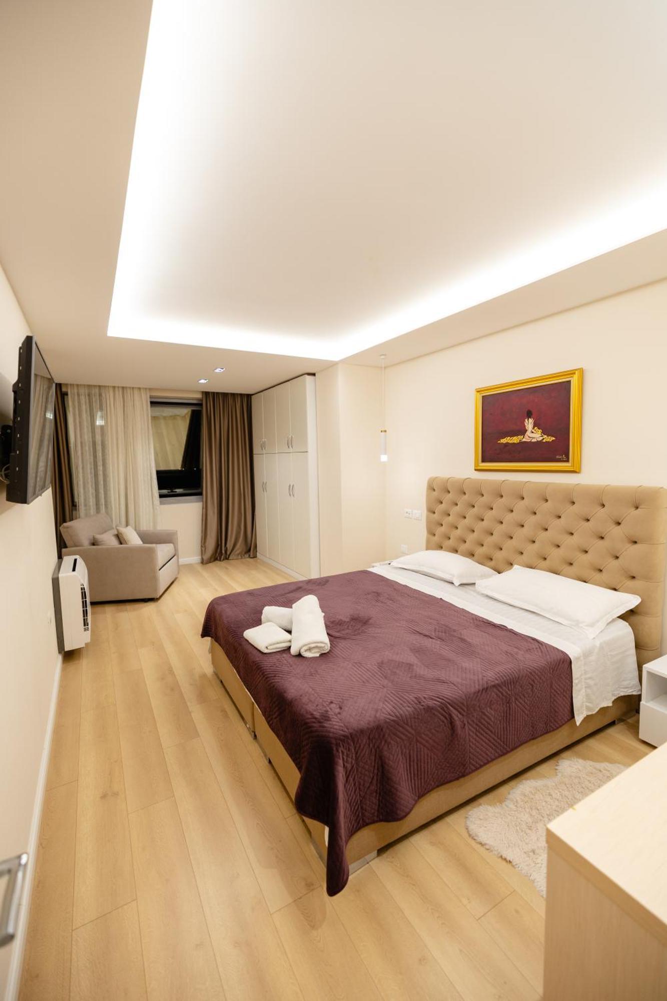 Luxury Center Observatori Apartment 地拉那 外观 照片