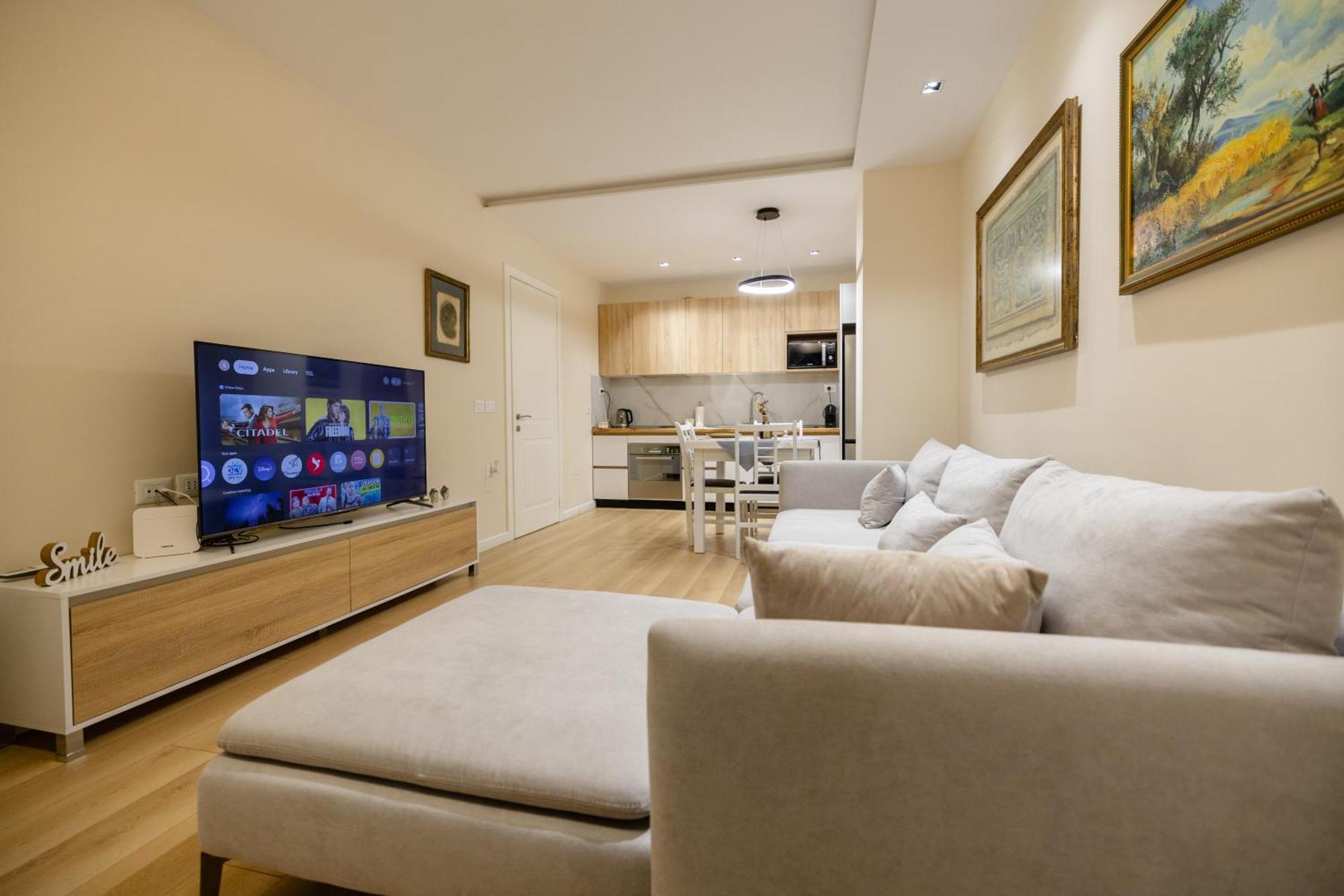 Luxury Center Observatori Apartment 地拉那 外观 照片