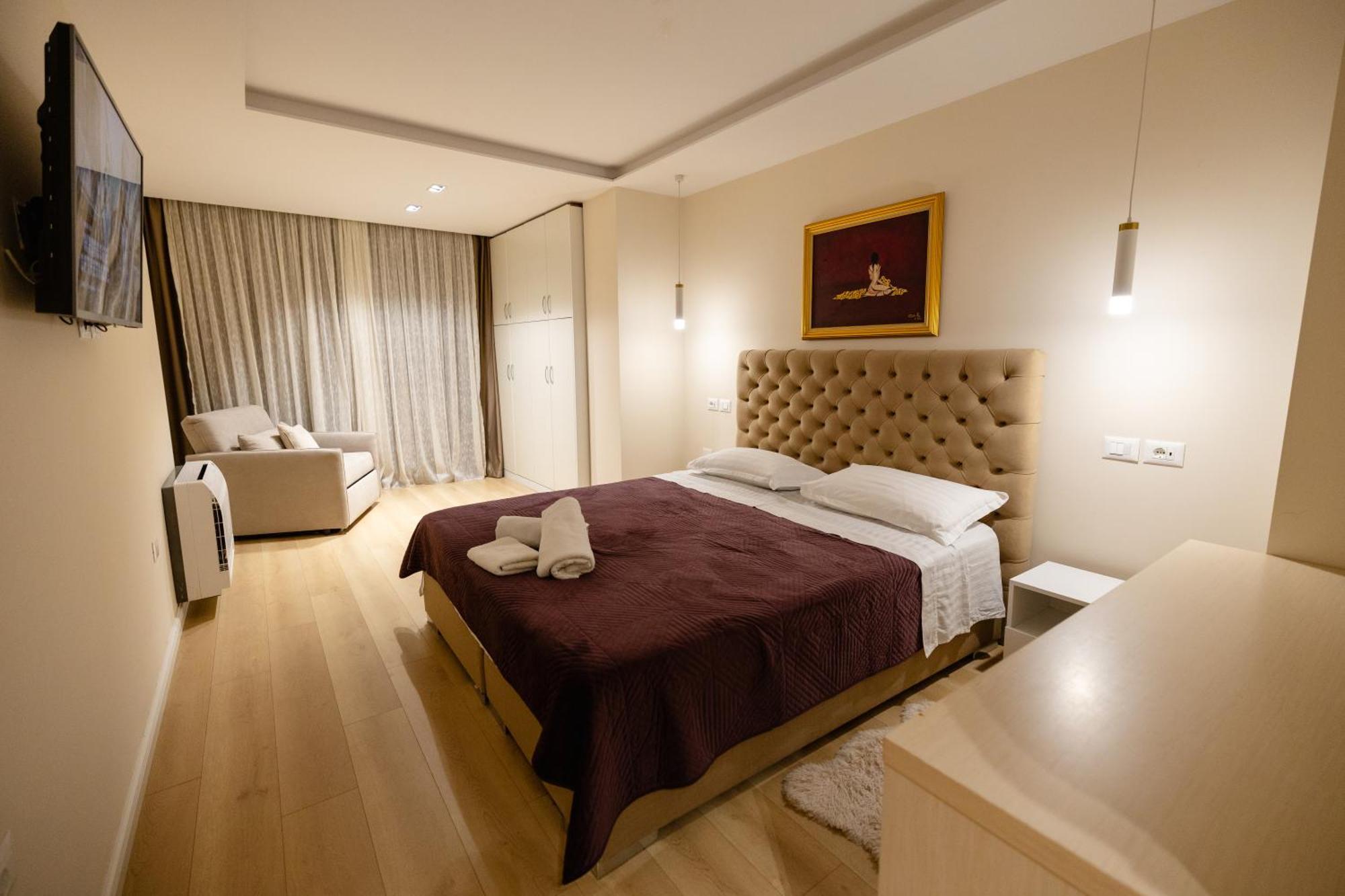 Luxury Center Observatori Apartment 地拉那 外观 照片