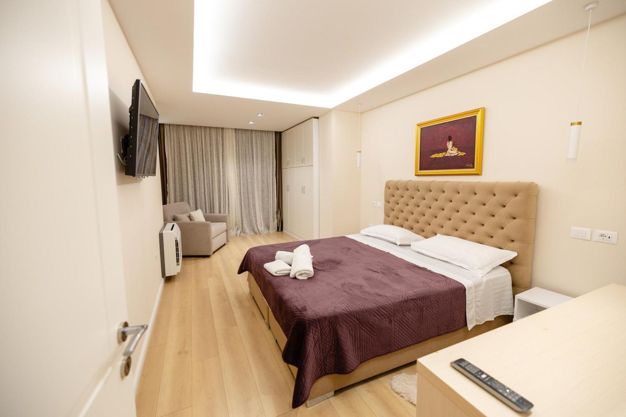 Luxury Center Observatori Apartment 地拉那 外观 照片
