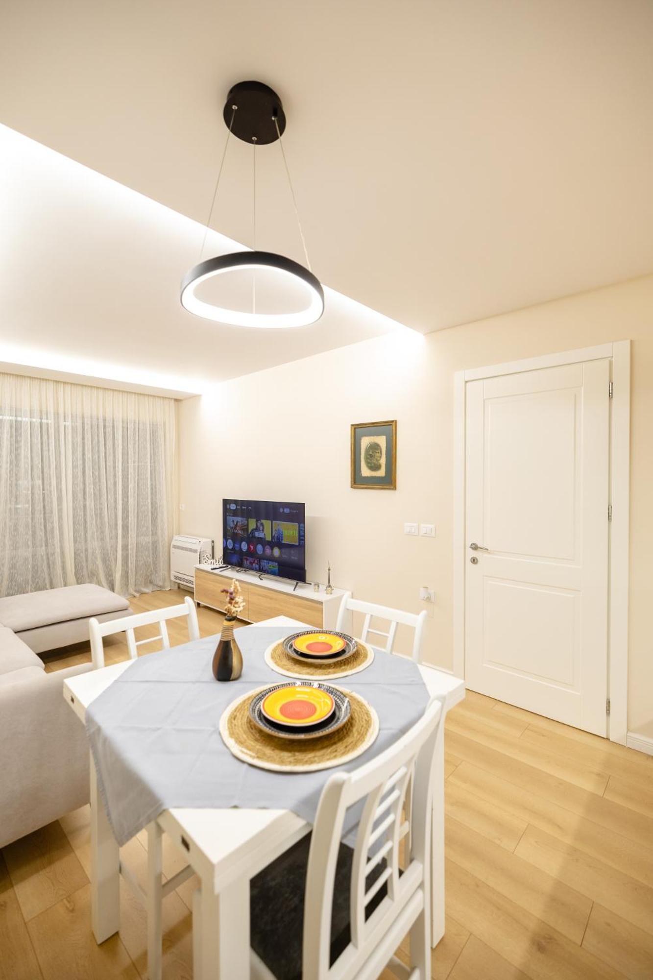 Luxury Center Observatori Apartment 地拉那 外观 照片