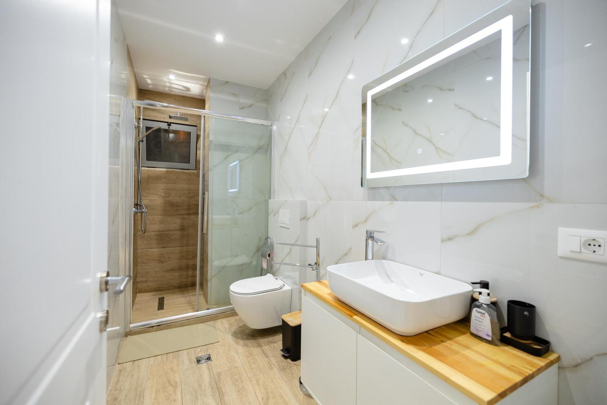 Luxury Center Observatori Apartment 地拉那 外观 照片
