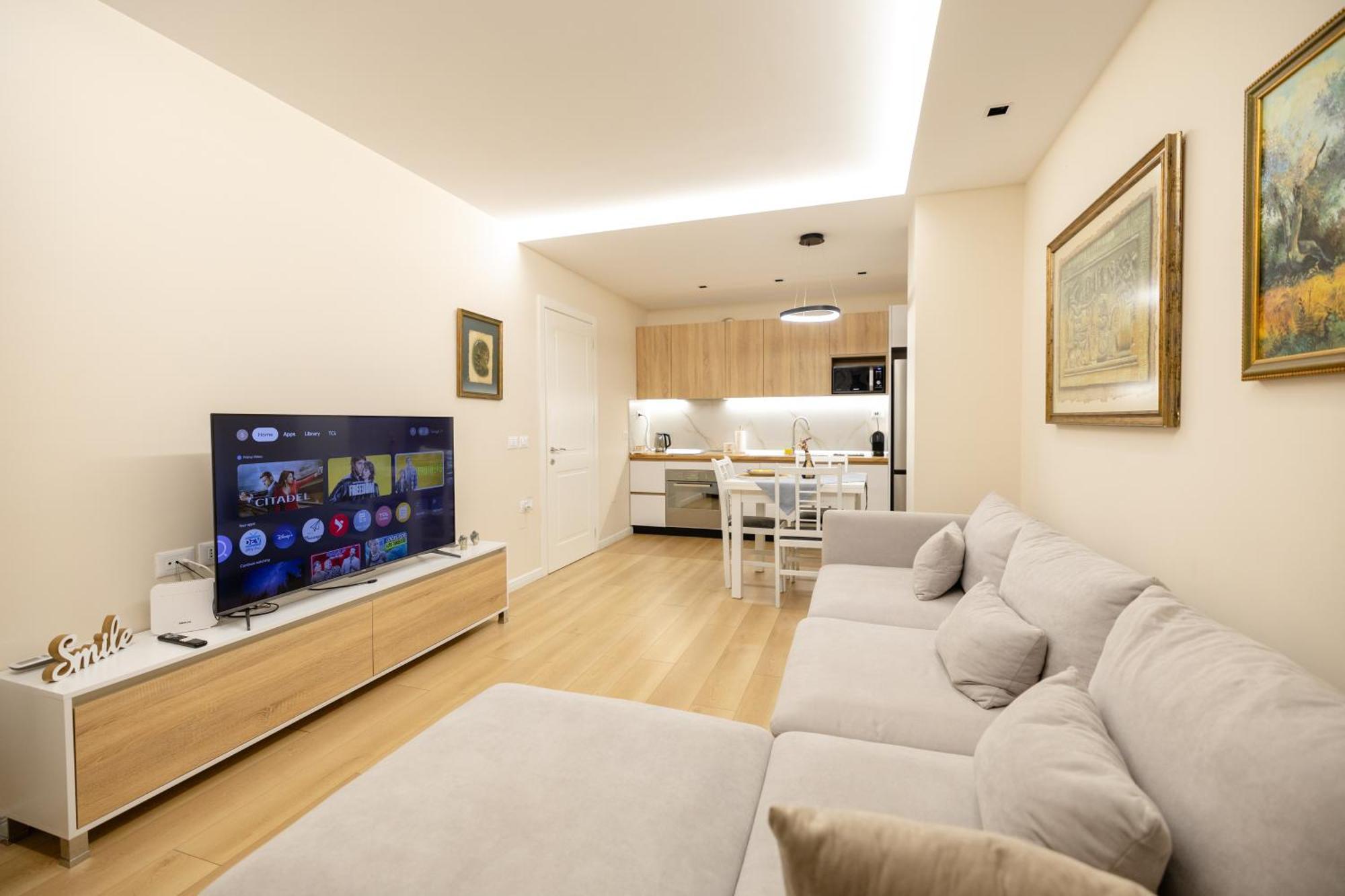 Luxury Center Observatori Apartment 地拉那 外观 照片