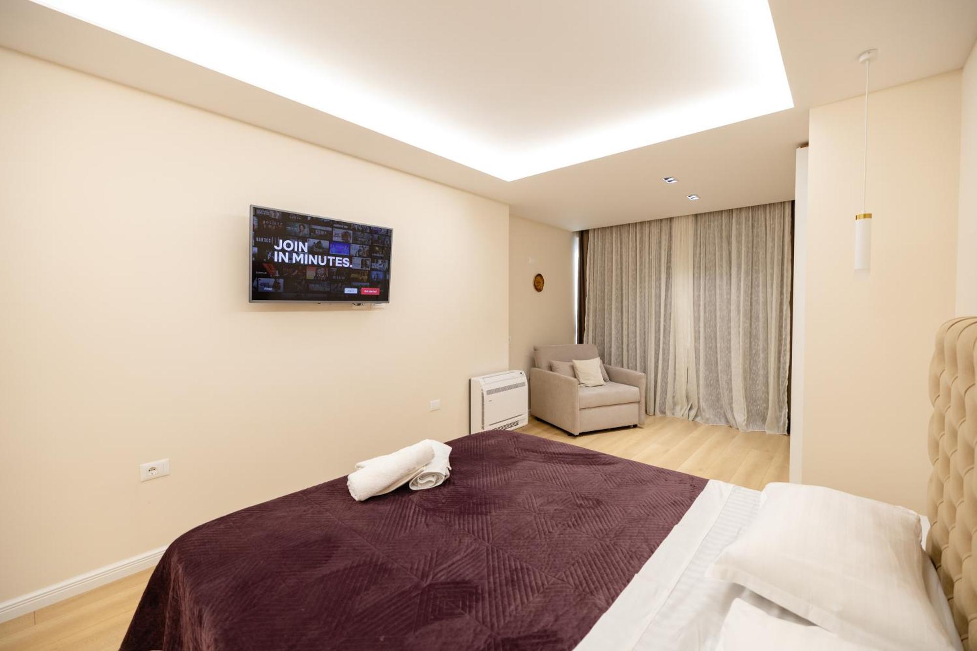 Luxury Center Observatori Apartment 地拉那 外观 照片