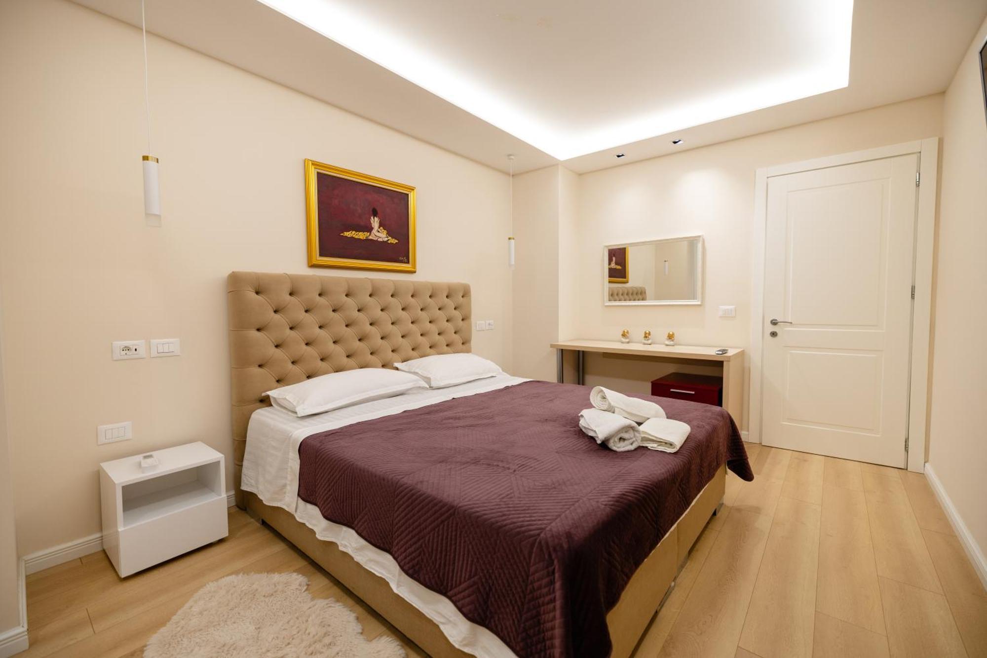 Luxury Center Observatori Apartment 地拉那 外观 照片