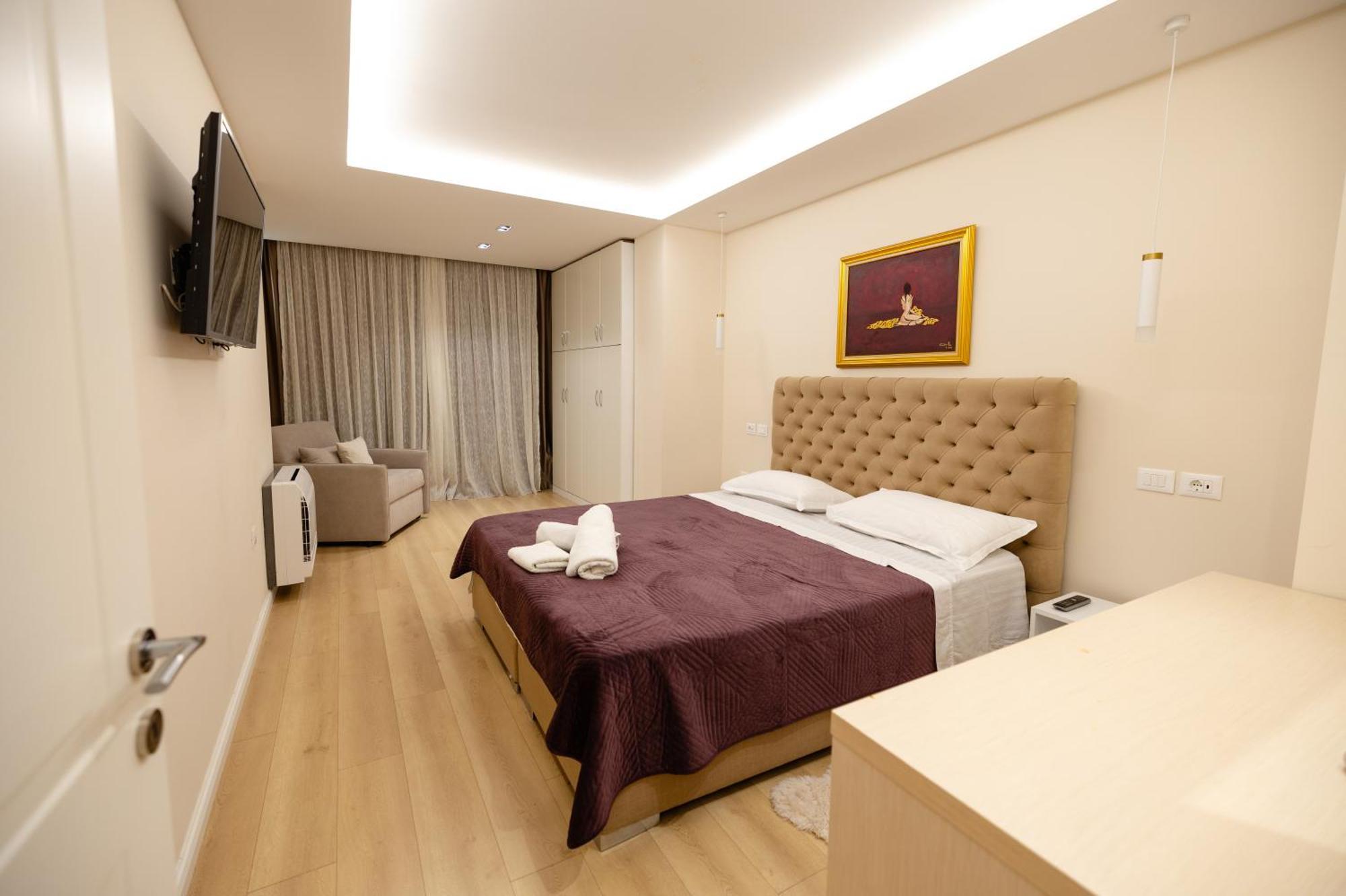 Luxury Center Observatori Apartment 地拉那 外观 照片