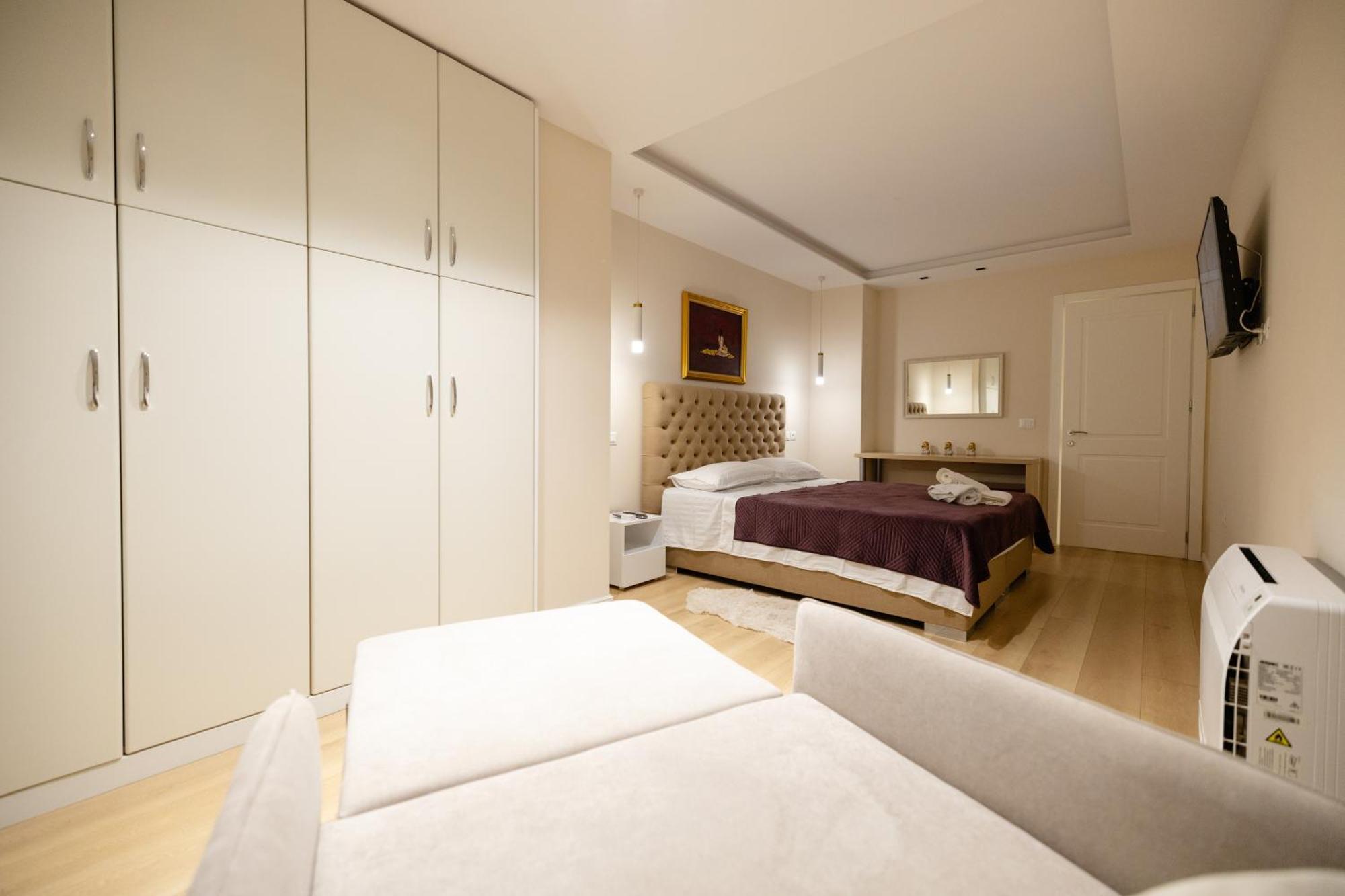 Luxury Center Observatori Apartment 地拉那 外观 照片
