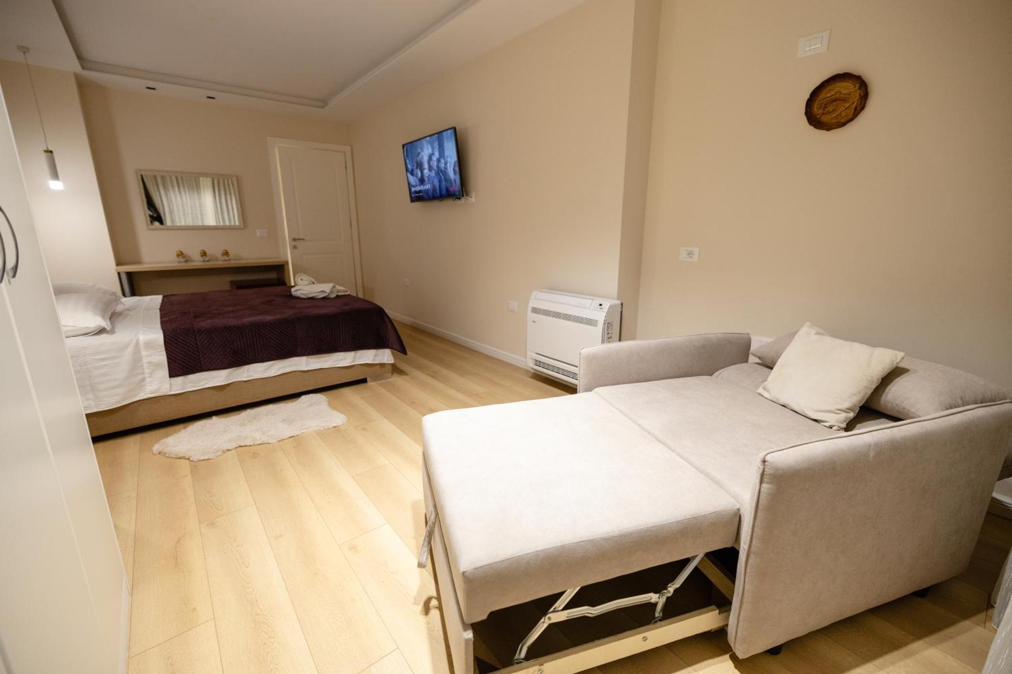 Luxury Center Observatori Apartment 地拉那 外观 照片